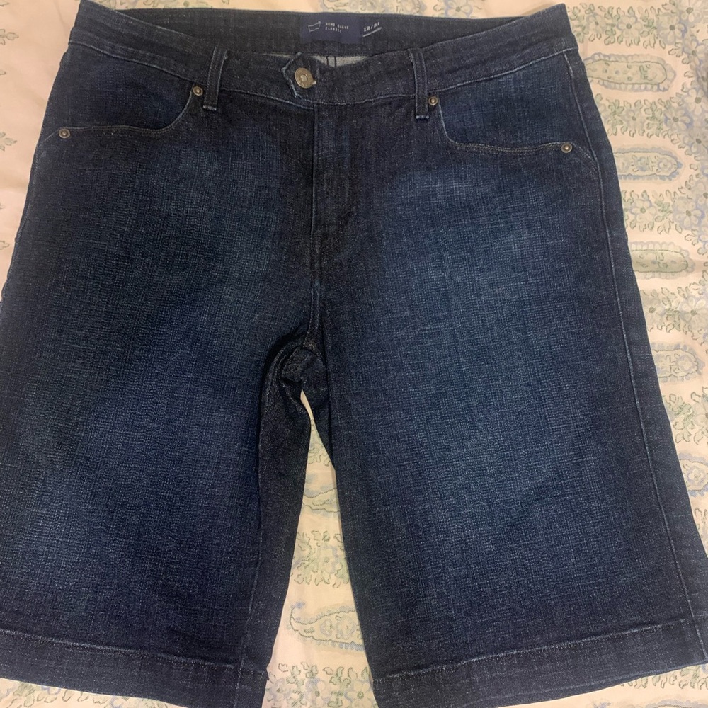Levi’s Signature Knee Length Dark Wash Denim Bermuda shorts